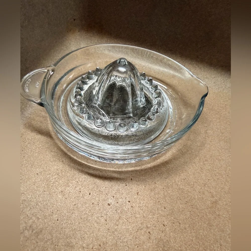 Vintage Clear Glass Citrus Juicer Reamer Made in Mexico